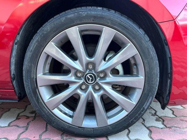 �y����18�C���`�A���~�z�C�[���z�O�ςɃ}�b�`���������A���~�z�C�[���𑕒����Ă���܂��B�e��ЊO�A���~�z�C�[����A�X�^�b�h���X�^�C�����戵�����Ă���܂��B���񂲑��k����������