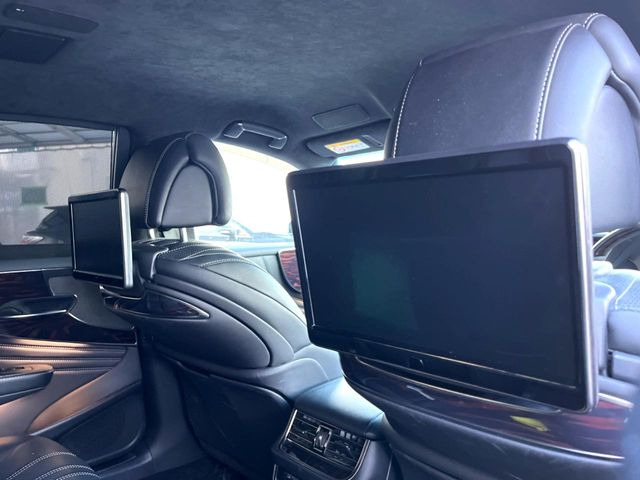 �y�����G���^�[�e�C�������g�V�X�e���z��Ȃɂ�����̕����喞���́A�l�C���[�J�[�I�v�V�����𑕔��B��p�̉����V�X�e���ƁA���ʂ̃��j�^�[�ňړ�����DVD�������y���݂��������܂��B