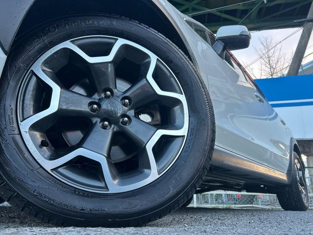 �y����17�C���`�A���~�z�C�[���z�O�ςɃ}�b�`���������A���~�z�C�[���𑕒����Ă���܂��B�e��ЊO�A���~�z�C�[����A�X�^�b�h���X�^�C�����戵�����Ă���܂��B���񂲑��k����������