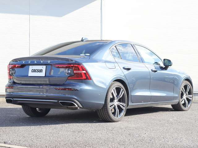 �G���W���I�C���̓t�����X��MOTUL(���`���[��)���g�p���Ă��܂��B�V���{���{�e���f���ɓK������قȂ�S�x�̃I�C�������p�ӂ��Ă��܂��B