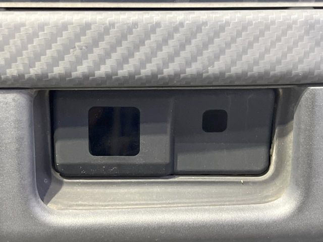 �y�X�}�[�g�A�V�X�g�z���s���ɑO���̎ԗ�����F�����A�Փ˂������Ȏ��͌x��ƃu���[�L�ŏՓˉ���Ɣ�Q�y�����A�V�X�g�B�����S�Ƀh���C�u�����y���݂��������܂��B