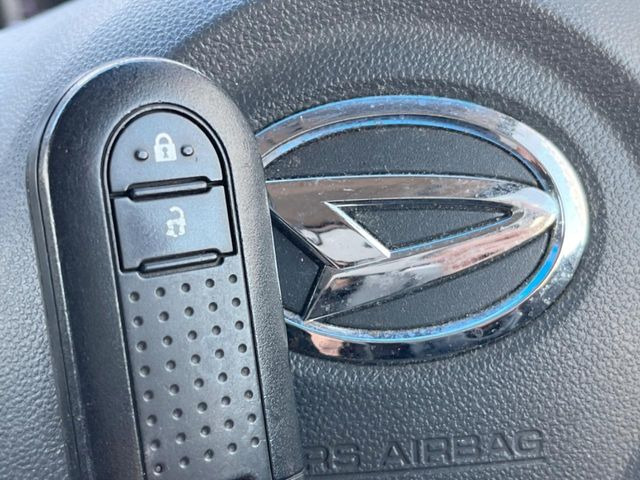 �y�L�[�t���[�V�X�e���z�J�o����|�P�b�g�ɓ��ꂽ�܂܂ł��h�A�̎{���E�������\�ȃX�}�[�g�L�[�𑕔��B�G���W���̃I���E�I�t�����J�M�����o���K�v����������Ƃ��Ă��֗��ł���