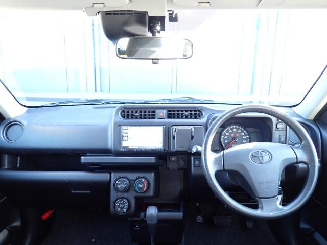 �C���p�l�摜�ɂȂ�܂��B�ԓ��͐��Ǝ҂ɂĎ����N���[�j���O�{�H�ς݂Ȃ̂ŁA��ϐ����ł��B