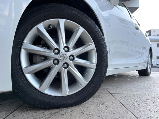 �y����16�C���`�A���~�z�C�[���z�O�ςɃ}�b�`���������A���~�z�C�[���𑕒����Ă���܂��B�e��ЊO�A���~�z�C�[����A�X�^�b�h���X�^�C�����戵�����Ă���܂��B���񂲑��k����������