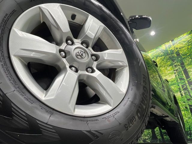 �y����17�C���`�A���~�z�C�[���z�O�ςɃ}�b�`���������A���~�z�C�[���𑕒����Ă���܂��B�e��ЊO�A���~�z�C�[����A�X�^�b�h���X�^�C�����戵�����Ă���܂��B���񂲑��k����������