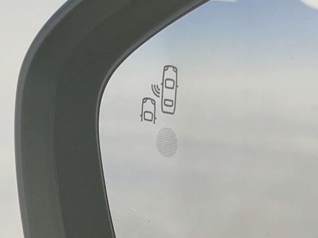 ���u���C���h�A�V�X�g�Z���T�[:���p����̎Ԃ����m���A�h���C�o�[���Ԑ��ύX���s���ۂɁA�x�����Ƌ��ɒ��ӂ𑣂��Ă������S�x���@�\�ł�!