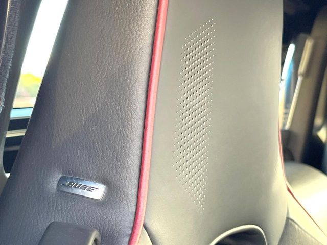 �yBOSE�T�E���h�V�X�e���z���[�J�[�I�v�V�����̍��i�ʃT�E���h�V�X�e���𓋍ځB��p�̃`���[�j���O���{���ꂽ�召�l�X�ȃX�s�[�J�[����ǎ��ȃT�E���h���t�ł��A�Տꊴ���ӂ�鉹����Ԃ����o���܂��B