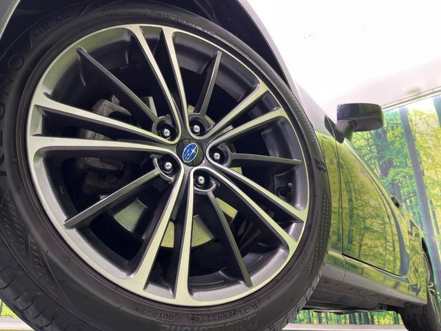 �y����17�C���`�A���~�z�C�[���z�O�ςɃ}�b�`���������A���~�z�C�[���𑕒����Ă���܂��B�e��ЊO�A���~�z�C�[����A�X�^�b�h���X�^�C�����戵�����Ă���܂��B���񂲑��k����������