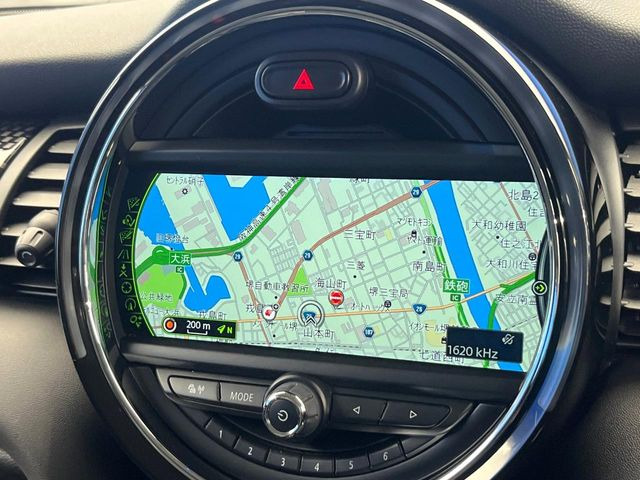 �������i�r:��̊��̂���i�r�́A����������ԓ������o���Ă���܂��B�I�[�f�B�I�@�\���[�����Ă���܂��̂ŁA�^�]�����y���߂܂���