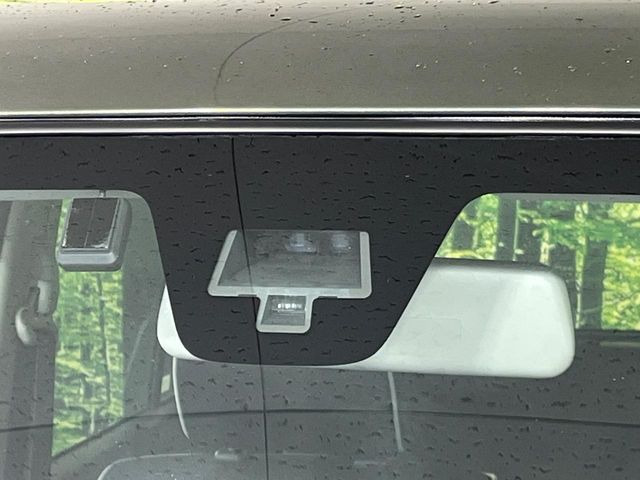 �y�X�}�[�g�u���[�L�T�|�[�g�z���s���ɑO���̎ԗ�����F�����A�Փ˂������Ȏ��͌x��ƃu���[�L�ŏՓˉ���Ɣ�Q�y�����A�V�X�g�B�����S�Ƀh���C�u�����y���݂��������܂��B