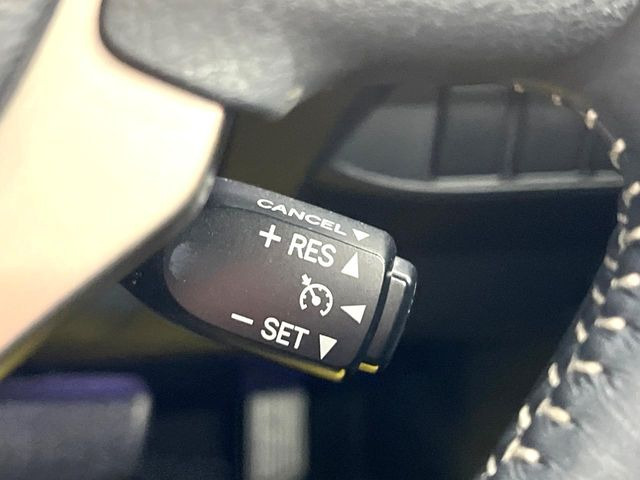 �y�N���[�Y�R���g���[���z�������H�����N���N���s�B�A�N�Z���𗣂��Ă���葬�x�ő��s���ł��A�������^�]���̕��S���y��!�����E�������ȒP�ȃX�C�b�`����Œ����ł��܂��B