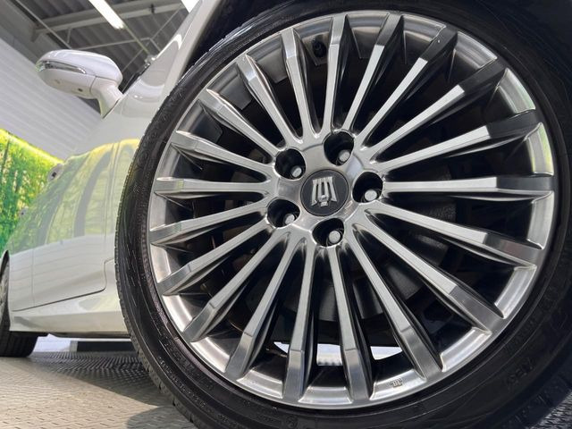 �y����18�C���`�A���~�z�C�[���z�O�ςɃ}�b�`���������A���~�z�C�[���𑕒����Ă���܂��B�e��ЊO�A���~�z�C�[����A�X�^�b�h���X�^�C�����戵�����Ă���܂��B���񂲑��k����������