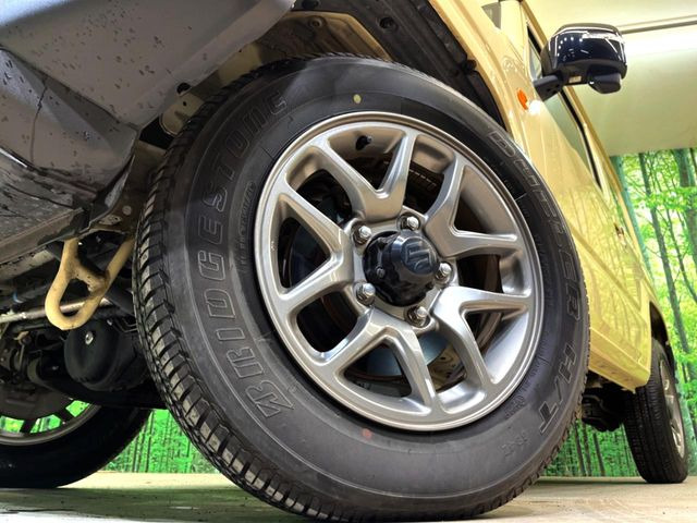 �y����16�C���`�A���~�z�C�[���z�O�ςɃ}�b�`���������A���~�z�C�[���𑕒����Ă���܂��B�e��ЊO�A���~�z�C�[����A�X�^�b�h���X�^�C�����戵�����Ă���܂��B���񂲑��k����������