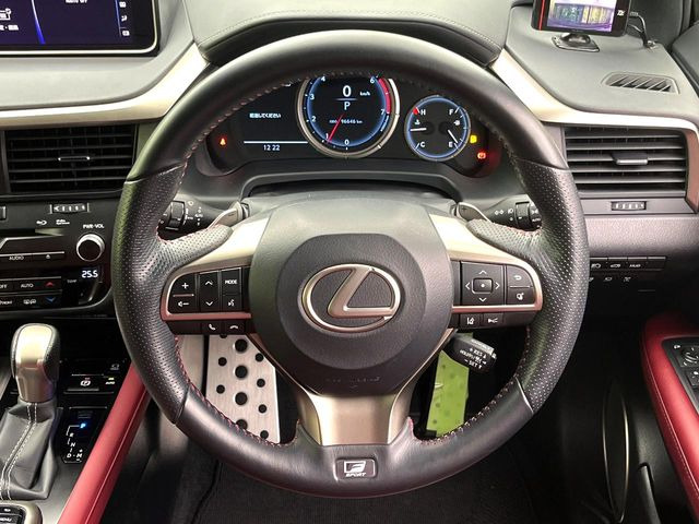 �y�����v�����X�e�A�����O�z�㎿�Ȋv���g�p���邱�ƂŁA��ɂ����������݂ƂĂ��^�]���₷���n���h���ł���