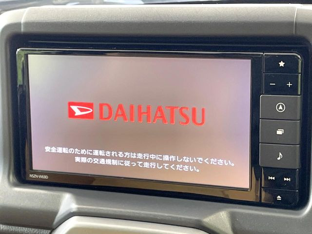 �y�����i�r�z�l�C�̏����i�r�𑕔����Ă���܂��B�i�r�̎g���₷���͂������A�I�[�f�B�I�@�\���[��!�L�����v�◷�s�͂������A�ʋ΂┃�����ȂǕ��i�̃h���C�u���y�����Ȃ�͂���