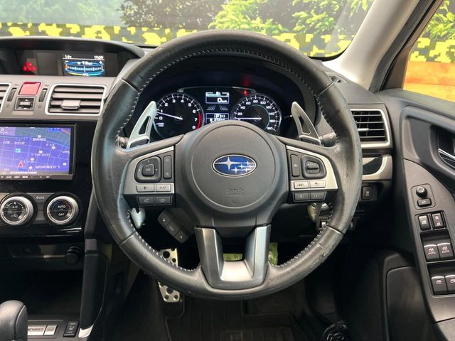 �y�����v�����X�e�A�����O�z�㎿�Ȋv���g�p���邱�ƂŁA��ɂ����������݂ƂĂ��^�]���₷���n���h���ł���