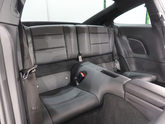 �V�[�g�ɂ��Ă���ԗǂ��ێ�����Ă���̂ł��B�I�[�g�X�e�[�W�ł͐�p�̃V�[�g���n���K�[�h����R�[�e�B���O�����p�ӂ��Ă�܂��B���񂨐\���t���������B