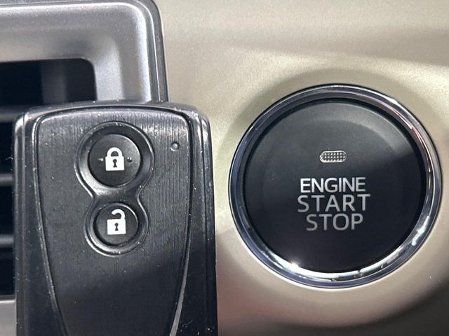 �y�L�[�t���[�V�X�e���z�J�o����|�P�b�g�ɓ��ꂽ�܂܂ł��h�A�̎{���E�������\�ȃX�}�[�g�L�[�𑕔��B�G���W���̃I���E�I�t�����J�M�����o���K�v����������Ƃ��Ă��֗��ł���