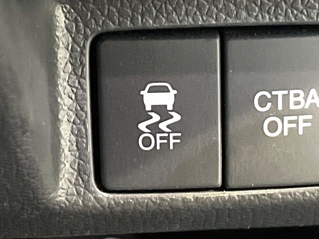 �y������h�~���u�z�ԗ��̉���������m����ƁA�����I�Ɏԗ��̐i�s������ۂ悤�Ɏԗ��𐧌䂵�܂��B�J�̓��ȂǊ���₷���H�ʏ󋵂ł����S�ȉ^�]���\�ł��B