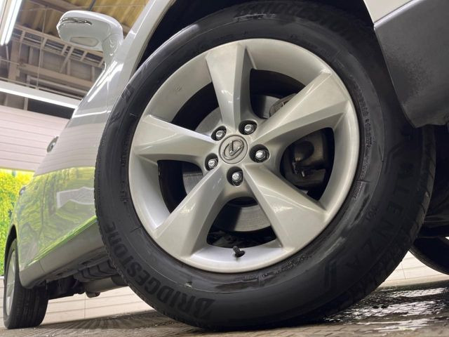 �y����18�C���`�A���~�z�C�[���z�O�ςɃ}�b�`���������A���~�z�C�[���𑕒����Ă���܂��B�e��ЊO�A���~�z�C�[����A�X�^�b�h���X�^�C�����戵�����Ă���܂��B���񂲑��k����������