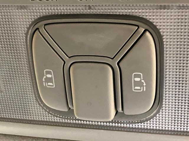 �y�����p���[�X���C�h�h�A�z�X�}�[�g�L�[��^�]�Ȃ̃X�C�b�`�Ō�ȗ����X���C�h�h�A�̊J���\���d��������͂����ăh�A���J����K�v�������A�����Ȃ��q�l�ł��ȒP�ɊJ���߂ł����K�ł���