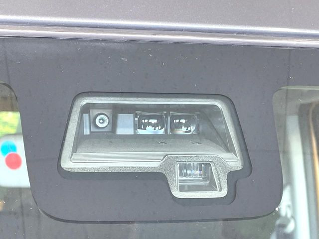 �y�X�Y�L �Z�[�t�e�B�T�|�[�g�z���s���ɑO���̎ԗ�����F�����A�Փ˂������Ȏ��͌x��ƃu���[�L�ŏՓˉ���Ɣ�Q�y�����A�V�X�g�B�����S�Ƀh���C�u�����y���݂��������܂��B