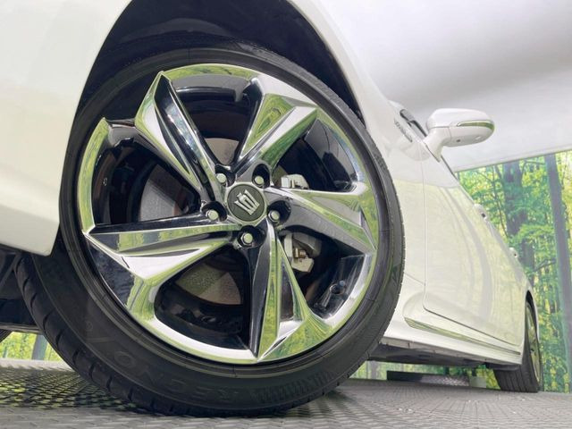 �y����18�C���`�A���~�z�C�[���z�O�ςɃ}�b�`���������A���~�z�C�[���𑕒����Ă���܂��B�e��ЊO�A���~�z�C�[����A�X�^�b�h���X�^�C�����戵�����Ă���܂��B���񂲑��k����������