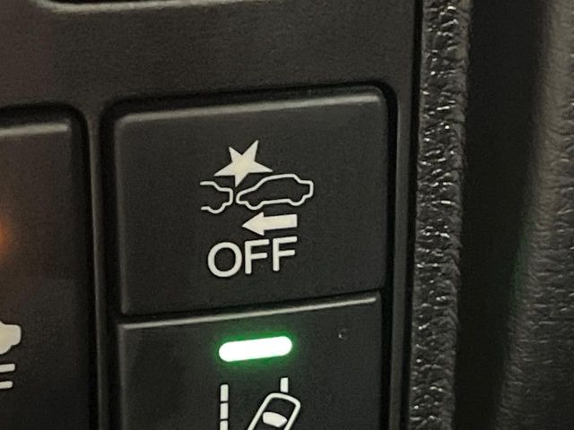 �y�z���_�Z���V���O�z���s���ɑO���̎ԗ�����F�����A�Փ˂������Ȏ��͌x��ƃu���[�L�ŏՓˉ���Ɣ�Q�y�����A�V�X�g�B�����S�Ƀh���C�u�����y���݂��������܂��B