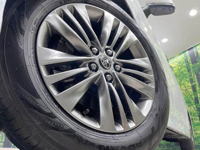 �y����18�C���`�A���~�z�C�[���z�O�ςɃ}�b�`���������A���~�z�C�[���𑕒����Ă���܂��B�e��ЊO�A���~�z�C�[����A�X�^�b�h���X�^�C�����戵�����Ă���܂��B���񂲑��k����������