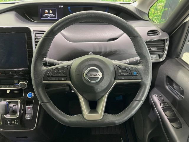 �y�����v�����X�e�A�����O�z�㎿�Ȋv���g�p���邱�ƂŁA��ɂ����������݂ƂĂ��^�]���₷���n���h���ł���