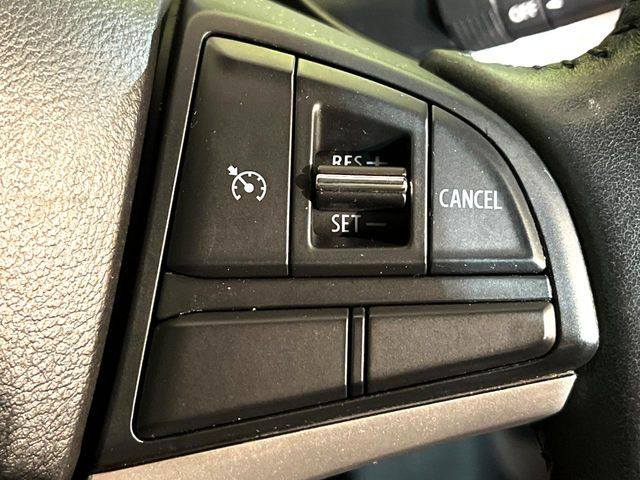 �y�N���[�Y�R���g���[���z�������H�����N���N���s�B�A�N�Z���𗣂��Ă���葬�x�ő��s���ł��A�������^�]���̕��S���y��!�����E�������ȒP�ȃX�C�b�`����Œ����ł��܂��B