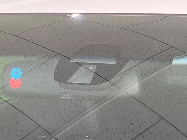 �y�V�e�B�u���[�L�A�N�e�B�u�V�X�e���z�ᑬ���s���ɑO���̎ԗ�����F�����A�Փ˂������Ȏ��͌x��ƃu���[�L�ŏՓˉ���Ɣ�Q�y�����A�V�X�g�B�����S�Ƀh���C�u�����y���݂��������܂��B