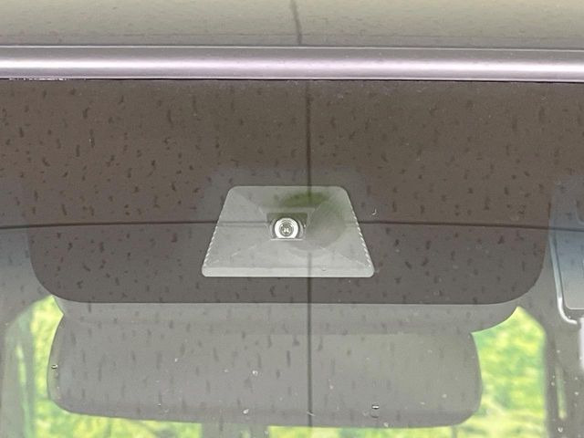 �y�z���_�Z���V���O�z���s���ɑO���̎ԗ�����F�����A�Փ˂������Ȏ��͌x��ƃu���[�L�ŏՓˉ���Ɣ�Q�y�����A�V�X�g�B�����S�Ƀh���C�u�����y���݂��������܂��B