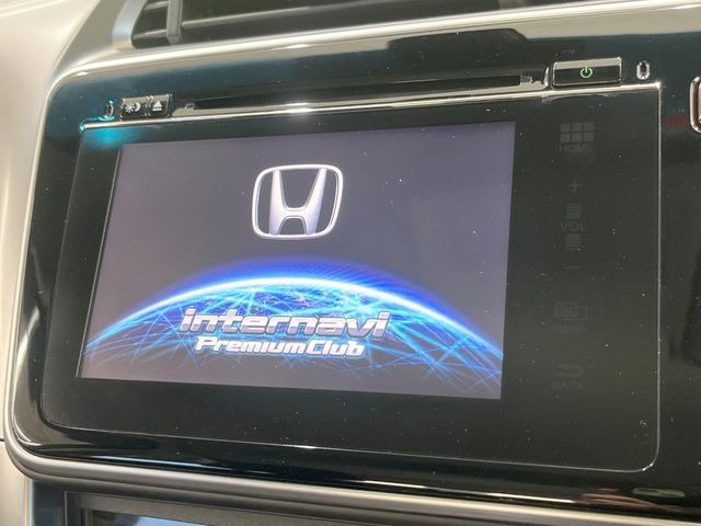 �y�����i�r�z�l�C�̏����i�r�𑕔����Ă���܂��B�i�r�̎g���₷���͂������A�I�[�f�B�I�@�\���[��!�L�����v�◷�s�͂������A�ʋ΂┃�����ȂǕ��i�̃h���C�u���y�����Ȃ�͂���