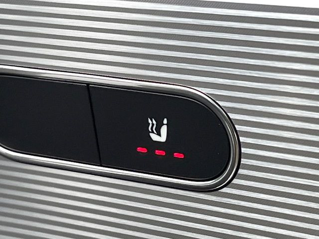 ���t�����g�V�[�g�q�[�e�B���O:�^�]�ȁE����ȋ��ɎO�i�K�Œ��߂��\�ȃV�[�g�q�[�^�[�𑕔����Ă���܂��B�G�߂��킸���K�ɂ��g�p���������܂��B