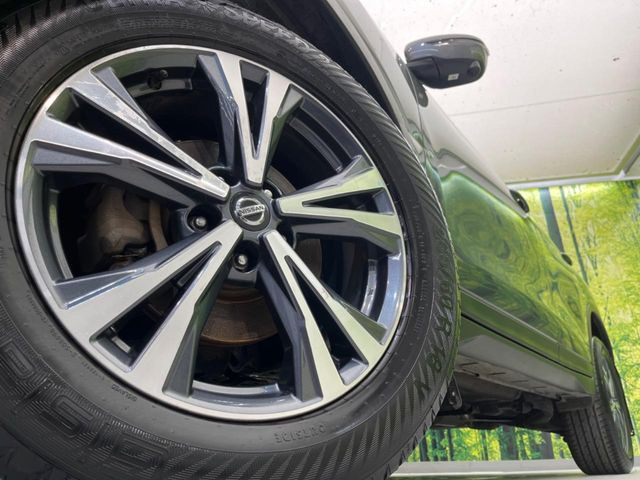 �y����18�C���`�A���~�z�C�[���z�O�ςɃ}�b�`���������A���~�z�C�[���𑕒����Ă���܂��B�e��ЊO�A���~�z�C�[����A�X�^�b�h���X�^�C�����戵�����Ă���܂��B���񂲑��k����������