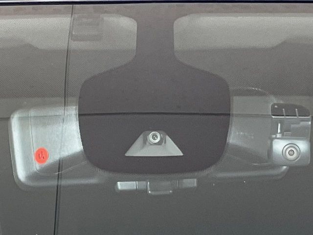 �y�C���e���W�F���g�G�}�[�W�F���V�[�u���[�L�z�t�����g�J�����őO���̎ԗ�����s�҂����m�B�Փ˂������Ȏ��͏Փ˔�Q�y���u���[�L���쓮�A�Փˉ�����T�|�[�g�B�����S�Ƀh���C�u�����y���݂��������܂��B