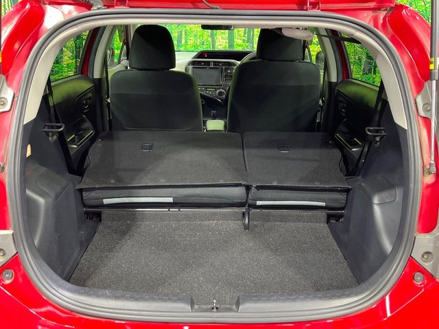 ���i�̂���������ʋ΁A���}���ɏ\���ȉ׎��X�y�[�X���m�ۂ��Ă���܂��B�Z�J���h�V�[�g��|���ƁA�傫�ȉו��̐ύڂ��\�ł���