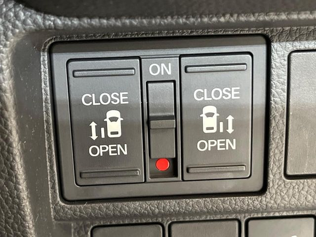 �y�����p���[�X���C�h�h�A�z�X�}�[�g�L�[��^�]�Ȃ̃X�C�b�`�Ō�ȗ����X���C�h�h�A�̊J���\���d��������͂����ăh�A���J����K�v�������A�����Ȃ��q�l�ł��ȒP�ɊJ���߂ł����K�ł���