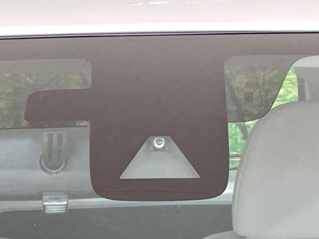 �y�G�}�[�W�F���V�[�u���[�L�z���s���ɑO���̎ԗ�����F�����A�Փ˂������Ȏ��͌x��ƃu���[�L�ŏՓˉ���Ɣ�Q�y�����A�V�X�g�B�����S�Ƀh���C�u�����y���݂��������܂��B