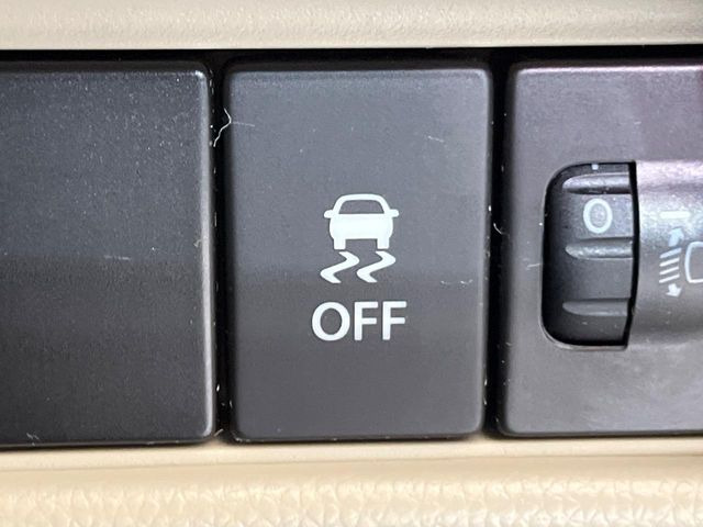 �y������h�~���u�z�ԗ��̉���������m����ƁA�����I�Ɏԗ��̐i�s������ۂ悤�Ɏԗ��𐧌䂵�܂��B�J�̓��ȂǊ���₷���H�ʏ󋵂ł����S�ȉ^�]���\�ł��B