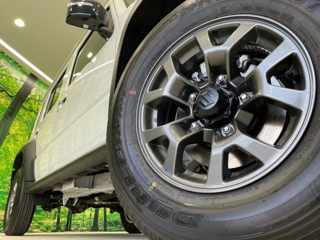 �y����15�C���`�A���~�z�C�[���z�O�ςɃ}�b�`���������A���~�z�C�[���𑕒����Ă���܂��B�e��ЊO�A���~�z�C�[����A�X�^�b�h���X�^�C�����戵�����Ă���܂��B���񂲑��k����������