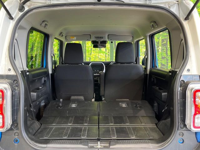 ���i�̂���������ʋ΁A���}���ɏ\���ȉ׎��X�y�[�X���m�ۂ��Ă���܂��B�Z�J���h�V�[�g��|���ƁA�傫�ȉו��̐ύڂ��\�ł���