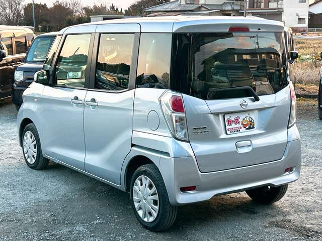 ���X�ł͌y�����Ԃ��畁�ʎԂ܂ŕ��L���I�[�����[�J�[�̎Ԏ�E�F�E�O���[�h��L�x�ɑ����Ă���܂��B