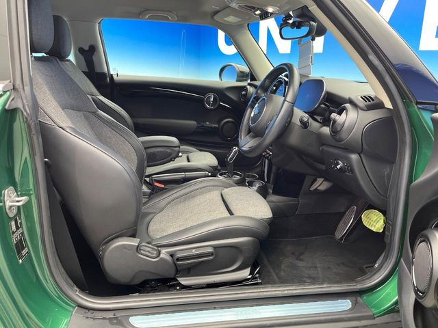 ���V�[�g�̎g�p��:�j��E�ւ�������Ȃ��A�����̒ʂ肫�ꂢ�ȏ�Ԃ��ێ����Ă���܂��B�܂��A�����N���[�j���O�E�R�[�e�B���O�����p�����������܂��B