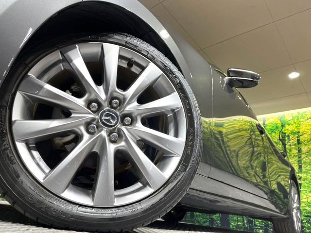 �y����18�C���`�A���~�z�C�[���z�O�ςɃ}�b�`���������A���~�z�C�[���𑕒����Ă���܂��B�e��ЊO�A���~�z�C�[����A�X�^�b�h���X�^�C�����戵�����Ă���܂��B���񂲑��k����������