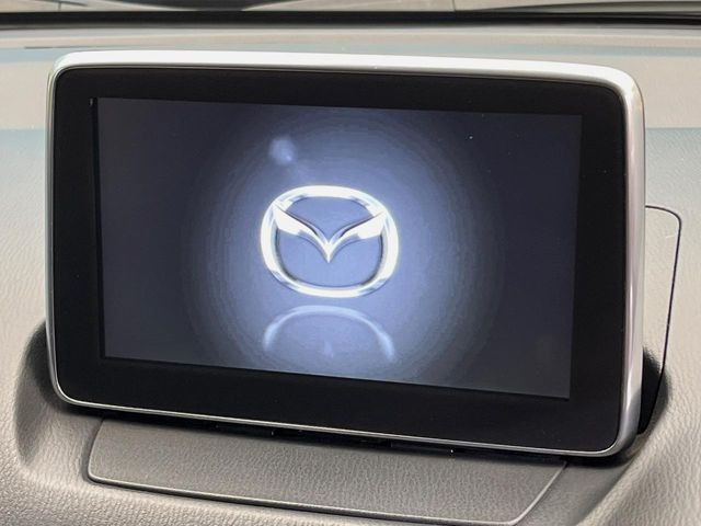 �y�}�c�_�R�l�N�g�i�r�z�ԓ��̕��͋C�Ƀ}�b�`������̌^�^�C�v�̃i�r�B�e����q�ݒ��Bluetooth�Đ����A�l�X�ȋ@�\���y���߂܂��B�����I�ȃ_�C�������삪�\�ŁA�g��������ǍD�ł��B