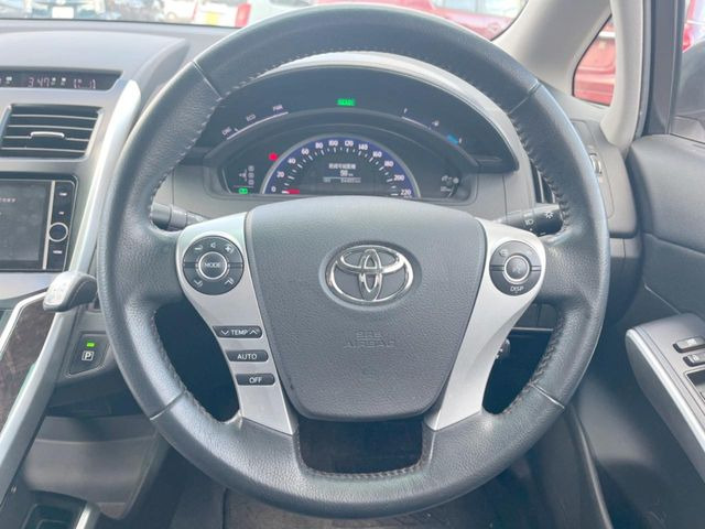 �y�����v�����X�e�A�����O�z�㎿�Ȋv���g�p���邱�ƂŁA��ɂ����������݂ƂĂ��^�]���₷���n���h���ł���