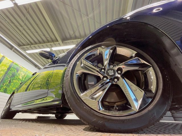 �y����18�C���`�A���~�z�C�[���z�O�ςɃ}�b�`���������A���~�z�C�[���𑕒����Ă���܂��B�e��ЊO�A���~�z�C�[����A�X�^�b�h���X�^�C�����戵�����Ă���܂��B���񂲑��k����������