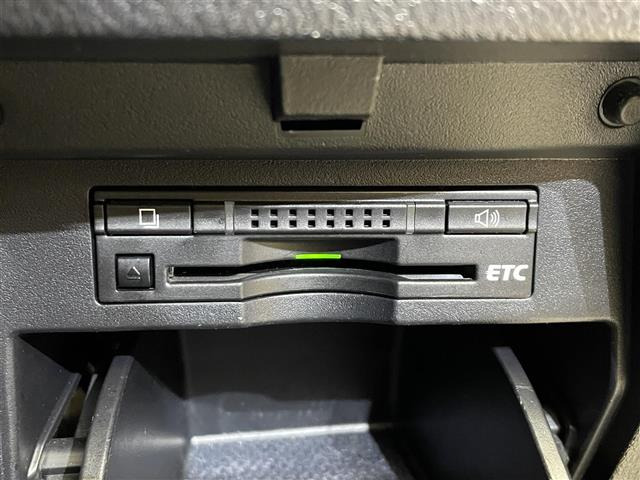 ヴェルファイアハイブリッド2.4 ZR 4WD